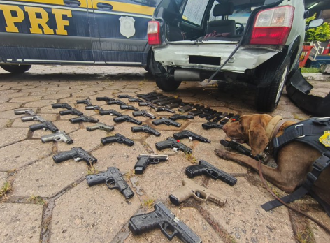 PRF apreende carregamento de armas na Rodovia Presidente Dutra, em Piraí