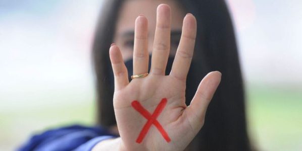 Lei Maria da Penha chega aos 20 anos entre avanços na proteção e desafios no combate à violência